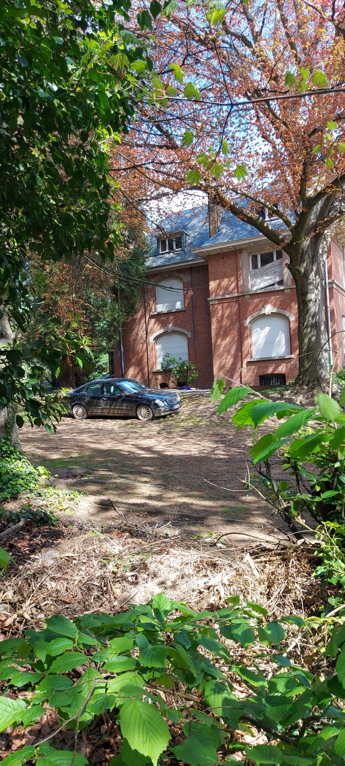 L'ambassade abandonnée