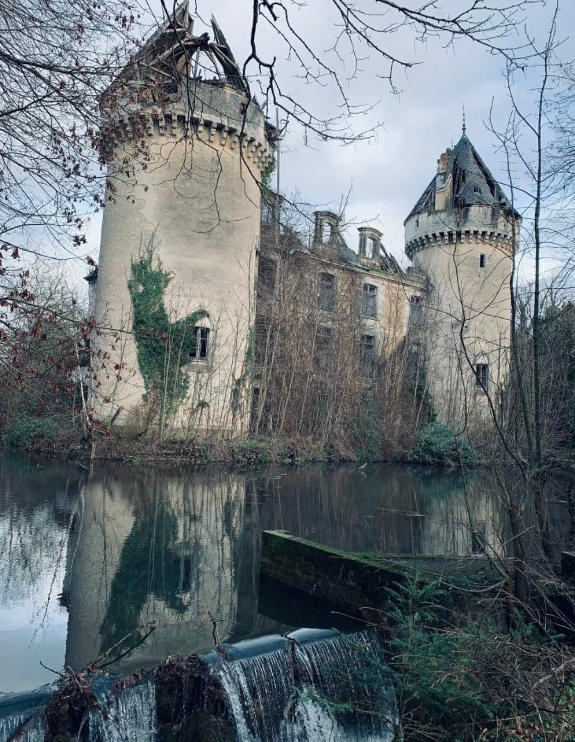 chateau abandonné centre val de loire